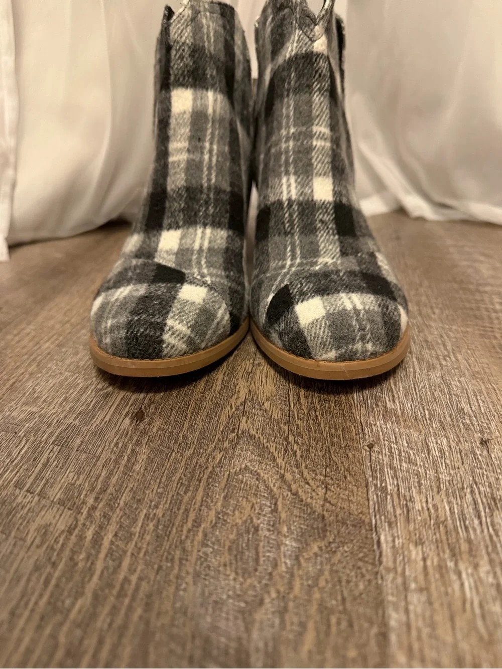 NWT TOMS Plaid Wedge Ankle Booties – Size 7